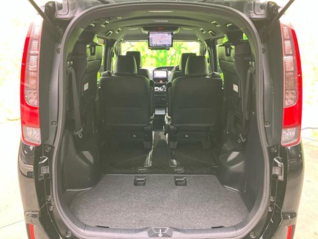 エスクァイア ハイブリッドＧｉブラックテーラード　新品タイヤ／保証書／社外　９インチ　ＳＤナビ／フリップダウンモニター　社外　１２．８インチ／トヨタセーフティセンス／両側電動スライドドア／シートヒーター　前席／車線逸脱防止支援システム　バックカメラ（21枚目）