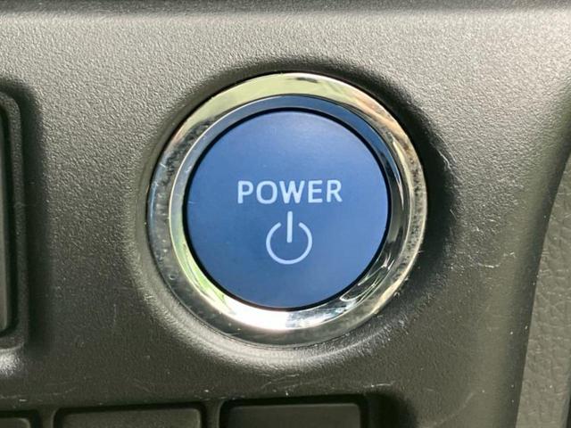 エスクァイア ハイブリッドＧｉブラックテーラード　新品タイヤ／保証書／社外　９インチ　ＳＤナビ／フリップダウンモニター　社外　１２．８インチ／トヨタセーフティセンス／両側電動スライドドア／シートヒーター　前席／車線逸脱防止支援システム　バックカメラ（29枚目）