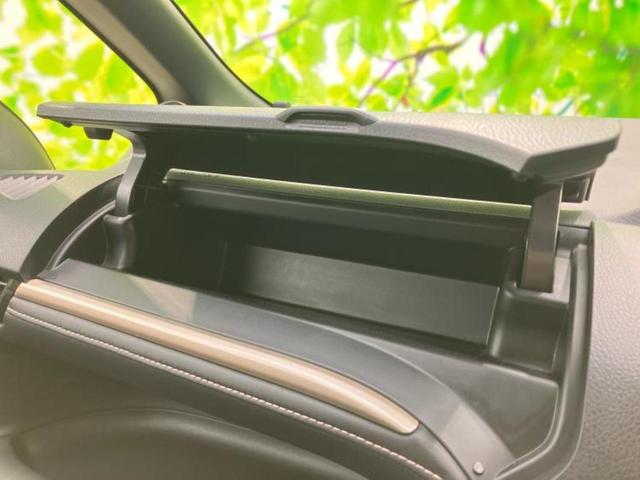 エスクァイア ハイブリッドＧｉブラックテーラード　新品タイヤ／保証書／社外　９インチ　ＳＤナビ／フリップダウンモニター　社外　１２．８インチ／トヨタセーフティセンス／両側電動スライドドア／シートヒーター　前席／車線逸脱防止支援システム　バックカメラ（36枚目）