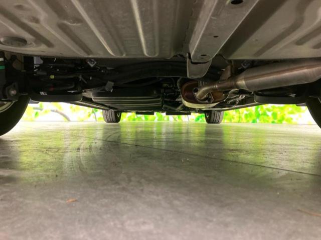 エスクァイア ハイブリッドＧｉブラックテーラード　新品タイヤ／保証書／社外　９インチ　ＳＤナビ／フリップダウンモニター　社外　１２．８インチ／トヨタセーフティセンス／両側電動スライドドア／シートヒーター　前席／車線逸脱防止支援システム　バックカメラ（46枚目）