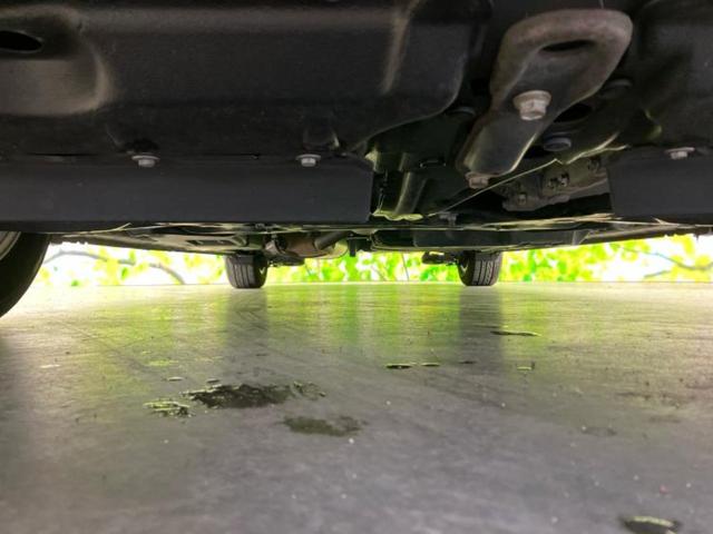 エスクァイア ハイブリッドＧｉブラックテーラード　新品タイヤ／保証書／社外　９インチ　ＳＤナビ／フリップダウンモニター　社外　１２．８インチ／トヨタセーフティセンス／両側電動スライドドア／シートヒーター　前席／車線逸脱防止支援システム　バックカメラ（47枚目）