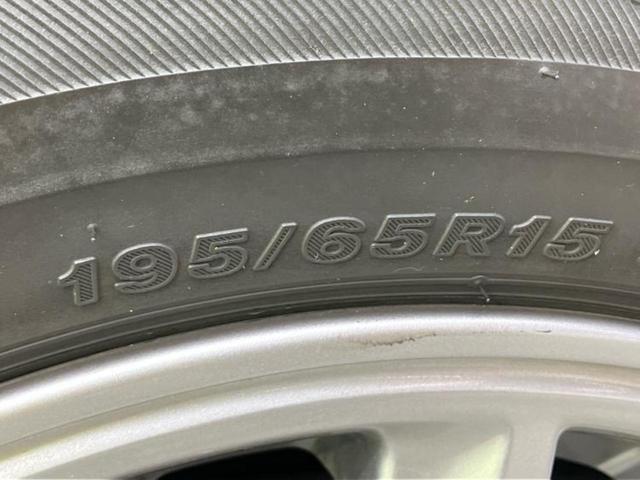 エスクァイア ハイブリッドＧｉブラックテーラード　新品タイヤ／保証書／社外　９インチ　ＳＤナビ／フリップダウンモニター　社外　１２．８インチ／トヨタセーフティセンス／両側電動スライドドア／シートヒーター　前席／車線逸脱防止支援システム　バックカメラ（50枚目）