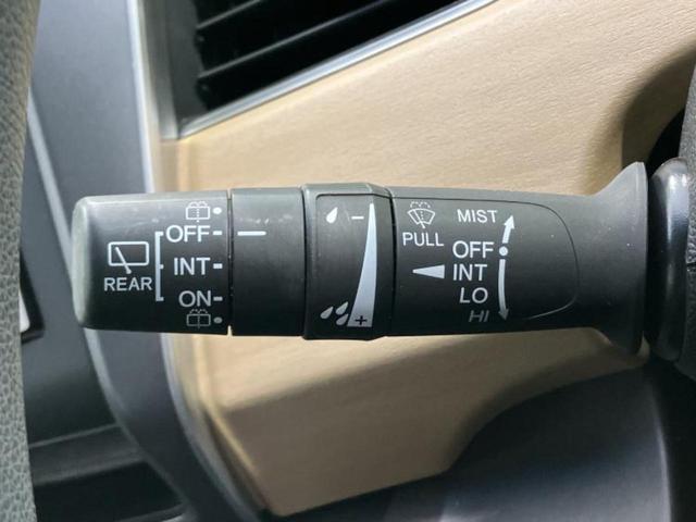 フリード Ｇホンダセンシング　新品タイヤ／保証書／純正　ＳＤナビ／ホンダセンシング／両側電動スライドドア／車線逸脱防止支援システム／ＵＳＢジャック／ＥＴＣ／ＥＢＤ付ＡＢＳ／横滑り防止装置／アイドリングストップ／バックモニター（17枚目）