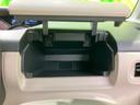 WECARSの展示場では実際に見て、触ってお車をお選びいただけます!知識の豊富な営業スタッフが様々なカーライフをご提案いたします!