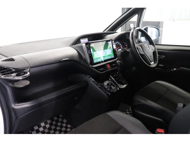 ●足元広々で、ゆったり座れる助手席です長時間のドライブも楽しめそうです♪