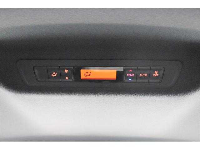 ●オートエアコンです。簡単操作で、一定温度に保てます。