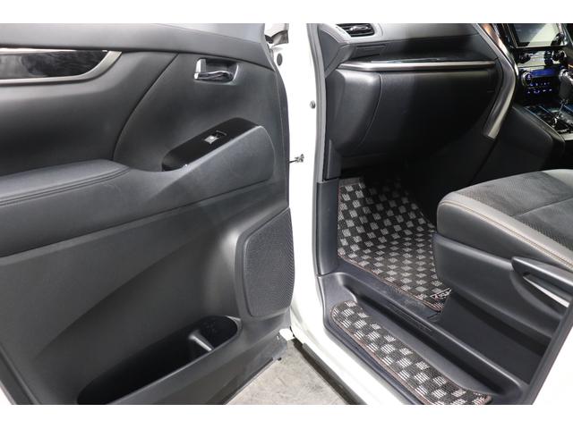 ヴェルファイア 2.5Z ゴールデンアイズ サンルーフ/エアフォースエアサス/WORKジスタンス20AW/両側パワスラ/パワーバックドア/レーダークルーズ/地デジ/Bluetooth/バックカメラ/ETC/オットマン/100V電源(66枚目)