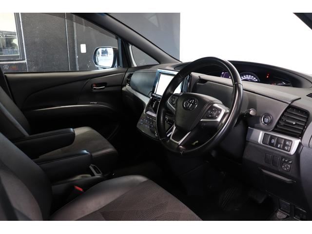 �������E�O���Ƃ��ɓ��Ђ̐��X�^�b�t�����J�ɃN���[�j���O���Ă���܂��I�i���ɂ́A���M�������Ă��q�l�̌䗈�X���҂����Ă���܂���