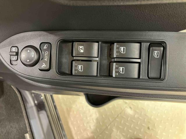 タント Ｘ　４ＷＤ　アイドリングストップ　オートマチックハイビーム　衝突防止システム　ＬＥＤヘッドランプ　レーンアシスト　スマートキー　記録簿　ワンオーナー　エアバッグ　エアコン　パワーステアリング　ＡＢＳ（6枚目）