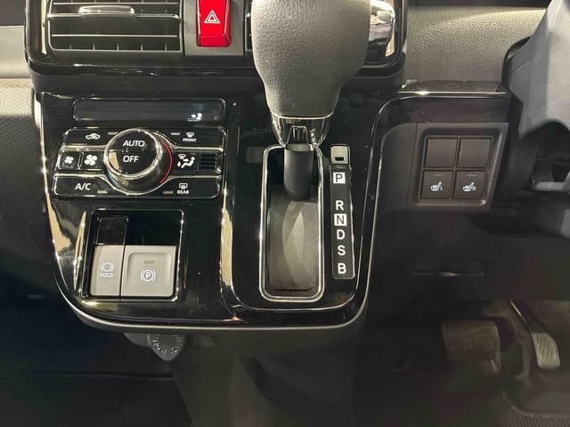 タント カスタムX 4WD アルミホイール シートヒーター アイドリングストップ オートマチックハイビーム 衝突防止システム LEDヘッドランプ レーンアシスト スマートキー 記録簿 ワンオーナー エアバッグ エアコン(10枚目)