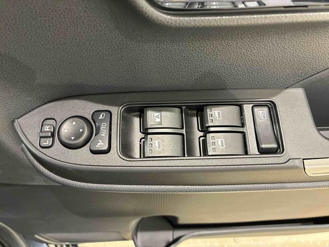 タント カスタムX 4WD アルミホイール シートヒーター アイドリングストップ オートマチックハイビーム 衝突防止システム LEDヘッドランプ レーンアシスト スマートキー 記録簿 ワンオーナー エアバッグ エアコン(6枚目)