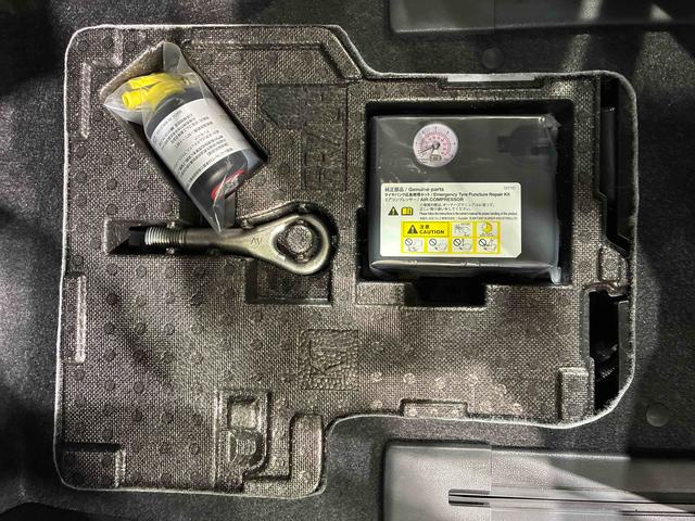 タント カスタムX 4WD アルミホイール シートヒーター アイドリングストップ オートマチックハイビーム 衝突防止システム LEDヘッドランプ レーンアシスト スマートキー 記録簿 ワンオーナー エアバッグ エアコン(17枚目)