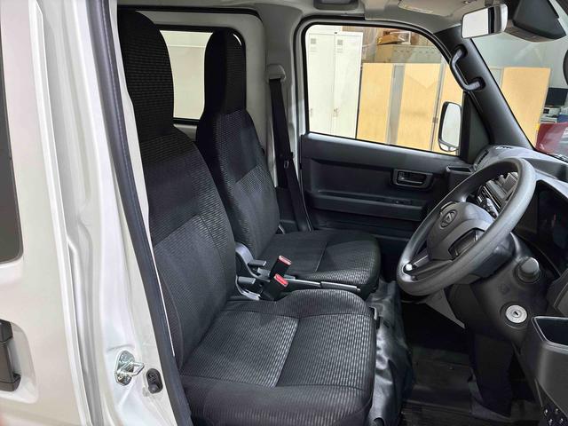 ハイゼットカーゴ DX 4WD アイドリングストップ オートマチックハイビーム 衝突防止システム レーンアシスト キーレスエントリー 記録簿 ワンオーナー エアバッグ エアコン パワーステアリング パワーウィンドウ ABS(3枚目)