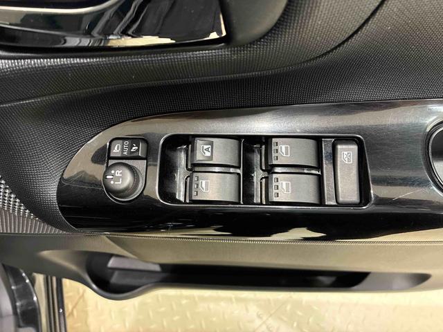 ムーヴキャンバス Gブラックインテリアリミテッド SAIII 4WD ETC アイドリングストップ オートマチックハイビーム 衝突防止システム LEDヘッドランプ レーンアシスト スマートキー 記録簿 禁煙車 エアバッグ エアコン パワーステアリング ABS(6枚目)