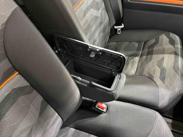 タント ファンクロス 4WD アルミホイール アイドリングストップ オートマチックハイビーム 衝突防止システム LEDヘッドランプ レーンアシスト スマートキー 記録簿 ワンオーナー エアバッグ エアコン パワーウィンドウ(30枚目)