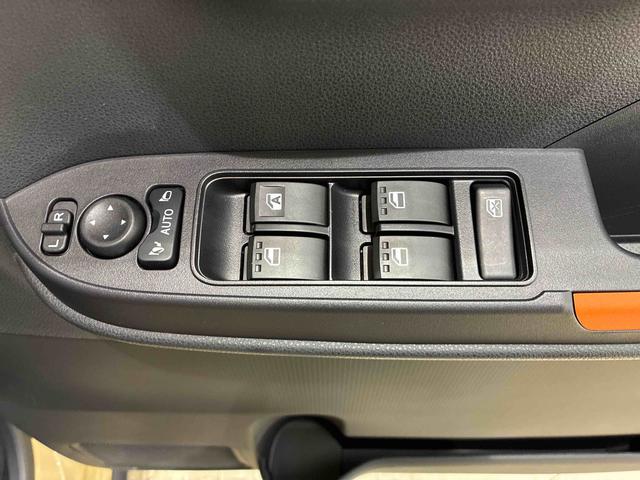 タント ファンクロス 4WD アルミホイール シートヒーター アイドリングストップ オートマチックハイビーム 衝突防止システム LEDヘッドランプ レーンアシスト スマートキー 記録簿 ワンオーナー エアバッグ エアコン(6枚目)