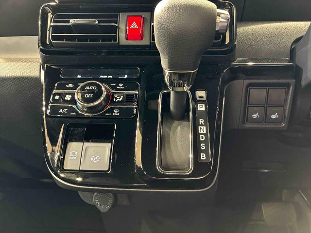 タント カスタムＸ　４ＷＤ　アルミホイール　シートヒーター　アイドリングストップ　オートマチックハイビーム　衝突防止システム　ＬＥＤヘッドランプ　レーンアシスト　スマートキー　記録簿　ワンオーナー　エアバッグ　エアコン（10枚目）