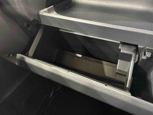 タント カスタムRS 4WD アルミホイール シートヒーター ターボ アイドリングストップ オートマチックハイビーム 衝突防止システム LEDヘッドランプ レーンアシスト スマートキー 記録簿 ワンオーナー エアバッグ(11枚目)