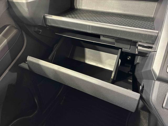 タフト G ダーククロムベンチャー 4WD アルミホイール シートヒーター アイドリングストップ オートマチックハイビーム 衝突防止システム LEDヘッドランプ レーンアシスト スマートキー 記録簿 ワンオーナー エアバッグ エアコン(11枚目)