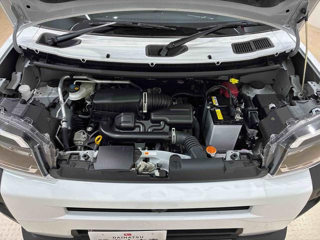 タフト Ｇ　ダーククロムベンチャー　４ＷＤ　アルミホイール　シートヒーター　アイドリングストップ　オートマチックハイビーム　衝突防止システム　ＬＥＤヘッドランプ　レーンアシスト　スマートキー　記録簿　ワンオーナー　エアバッグ　エアコン（18枚目）