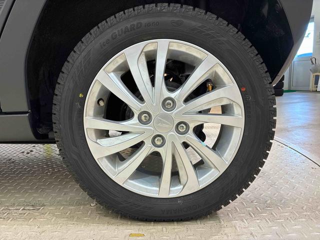 タフト Ｇ　ダーククロムベンチャー　４ＷＤ　アルミホイール　シートヒーター　アイドリングストップ　オートマチックハイビーム　衝突防止システム　ＬＥＤヘッドランプ　レーンアシスト　スマートキー　記録簿　ワンオーナー　エアバッグ　エアコン（37枚目）