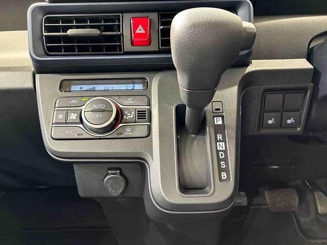 タント L 4WD シートヒーター アイドリングストップ オートマチックハイビーム 衝突防止システム LEDヘッドランプ レーンアシスト スマートキー 記録簿 ワンオーナー エアバッグ エアコン パワーウィンドウ(10枚目)