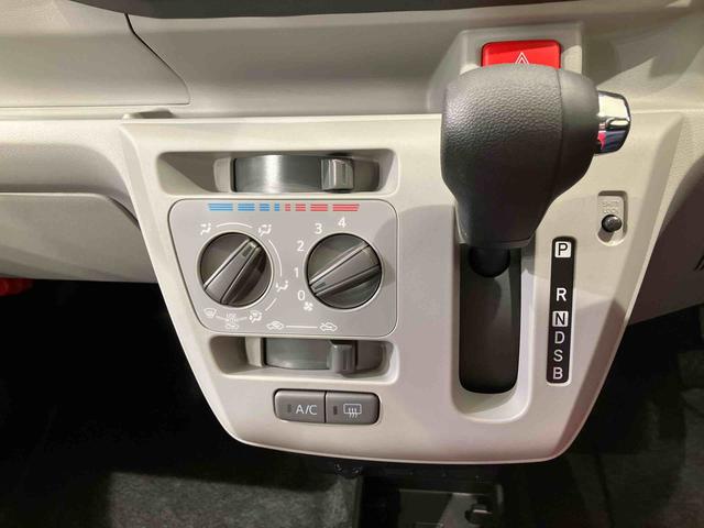 納車前にはプロのメカニックが、各部の点検を行います。ディーラーにしか出来ない品質、そしてサービスできっと満足していただけると思います！