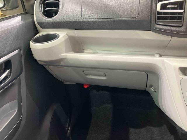 納車前にはプロのメカニックが、各部の点検を行います。ディーラーにしか出来ない品質、そしてサービスできっと満足していただけると思います！