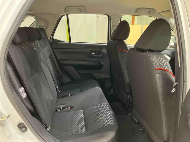 ロッキー Ｘ　４ＷＤ　アルミホイール　シートヒーター　ターボ　アイドリングストップ　オートマチックハイビーム　衝突防止システム　ＬＥＤヘッドランプ　レーンアシスト　スマートキー　記録簿　ワンオーナー　エアバッグ（4枚目）