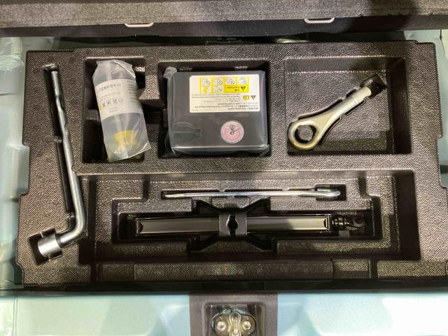 ミライース X SAIII 4WD アイドリングストップ オートマチックハイビーム 衝突防止システム LEDヘッドランプ レーンアシスト キーレスエントリー 記録簿 ワンオーナー エアバッグ エアコン パワーステアリング CD(17枚目)