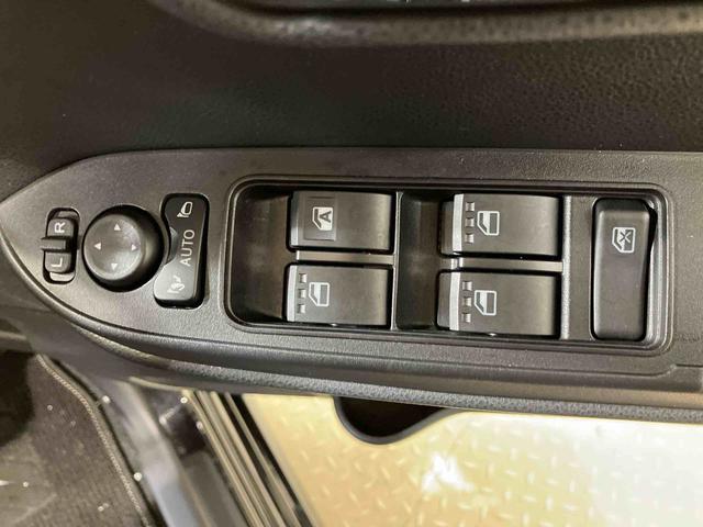 タント カスタムＸ　４ＷＤ　アルミホイール　スマートキー　記録簿　ワンオーナー　エアバッグ　エアコン　パワーステアリング　パワーウィンドウ　ＡＢＳ（6枚目）