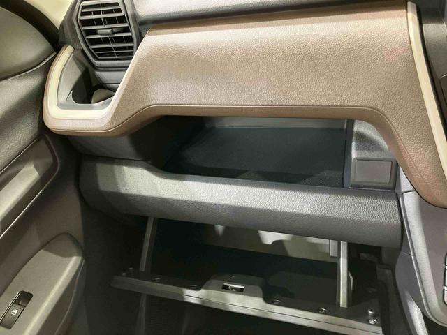 ムーヴ Ｘ　４ＷＤ　アイドリングストップ　オートマチックハイビーム　衝突防止システム　ＬＥＤヘッドランプ　レーンアシスト　スマートキー　記録簿　ワンオーナー　エアバッグ　エアコン　パワーステアリング（11枚目）