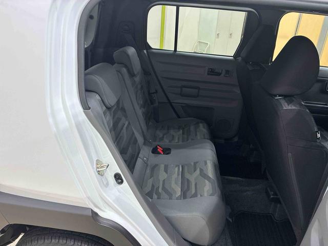 タフト Ｘ　４ＷＤ　アイドリングストップ　オートマチックハイビーム　衝突防止システム　ＬＥＤヘッドランプ　レーンアシスト　スマートキー　記録簿　ワンオーナー　エアバッグ　エアコン　パワーステアリング（4枚目）