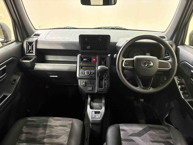 タフト Ｘ　４ＷＤ　アイドリングストップ　オートマチックハイビーム　衝突防止システム　ＬＥＤヘッドランプ　レーンアシスト　スマートキー　記録簿　ワンオーナー　エアバッグ　エアコン　パワーステアリング（5枚目）