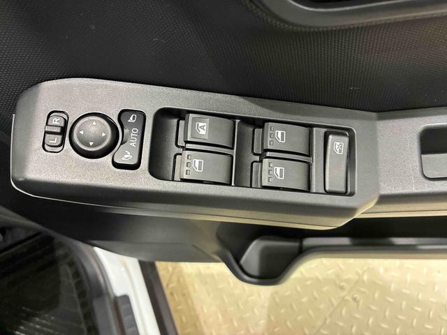 タフト Ｘ　４ＷＤ　アイドリングストップ　オートマチックハイビーム　衝突防止システム　ＬＥＤヘッドランプ　レーンアシスト　スマートキー　記録簿　ワンオーナー　エアバッグ　エアコン　パワーステアリング（6枚目）