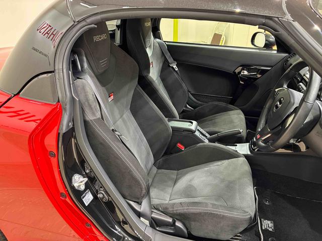 コペン ＧＲ　スポーツ　アルミホイール　ターボ　ＬＥＤヘッドランプ　スマートキー　記録簿　ワンオーナー　エアバッグ　エアコン　パワーステアリング　パワーウィンドウ　ＡＢＳ（3枚目）