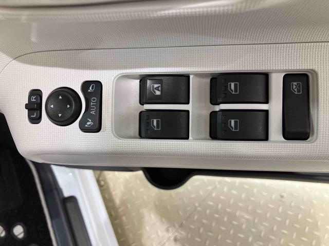 ムーヴキャンバス ストライプスＸ　４ＷＤ　アイドリングストップ　オートマチックハイビーム　衝突防止システム　レーンアシスト　スマートキー　記録簿　ワンオーナー　エアバッグ　エアコン　パワーステアリング　パワーウィンドウ　ＣＤ　ＡＢＳ（6枚目）