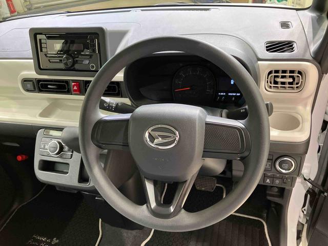 ムーヴキャンバス ストライプスＸ　４ＷＤ　アイドリングストップ　オートマチックハイビーム　衝突防止システム　レーンアシスト　スマートキー　記録簿　ワンオーナー　エアバッグ　エアコン　パワーステアリング　パワーウィンドウ　ＣＤ　ＡＢＳ（25枚目）