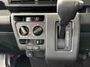 納車前にはプロのメカニックが、各部の点検を行います。ディーラーにしか出来ない品質、そしてサービスできっと満足していただけると思います!