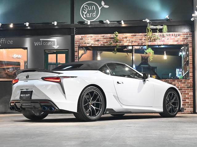 ＬＣ ＬＣ５００　コンバーチブル　トムス　カーボンエアロ　トムス４本出しマフラー　ＢＢＳジュラルミン鍛造２１アルミ　アーティシャントランクカーボンスポイラー　赤革シート　ＴＲＤエアロミラー　マークレビンソン（19枚目）