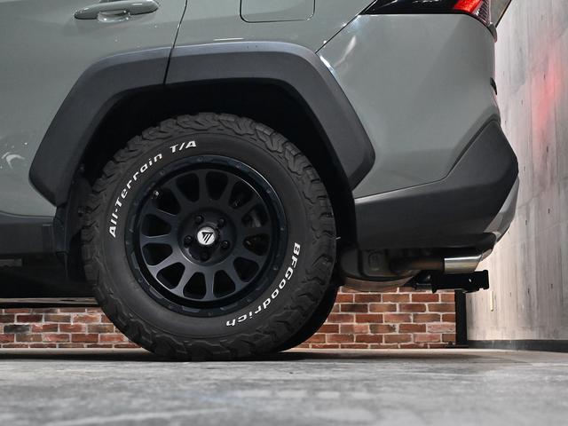 ＲＡＶ４ アドベンチャー　ＢＦグッドリッジタイヤ　デルタフォース１７インチアルミ　社外グリル　ライノラック　フラットラック　ディスプレィオーディオ（10枚目）