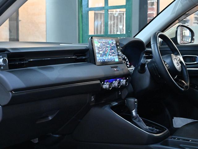 ヴェゼル e:HEV Z ACCイージーアップ デルタフォース16インチ ATタイヤ 9インチ純正ナビ ホンダセンシング 置くだけ充電 パワーバックドア Bモニター シートヒーター(11枚目)