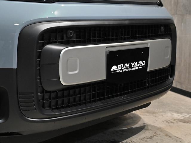 フリード ｅ：ＨＥＶクロスター　ＡＣＣイージーアップ　モンスタタイヤ　アウトドアスタイル　両側パワースライドドア　ルーフレール　スマートキー　クルーズコントロール（4枚目）