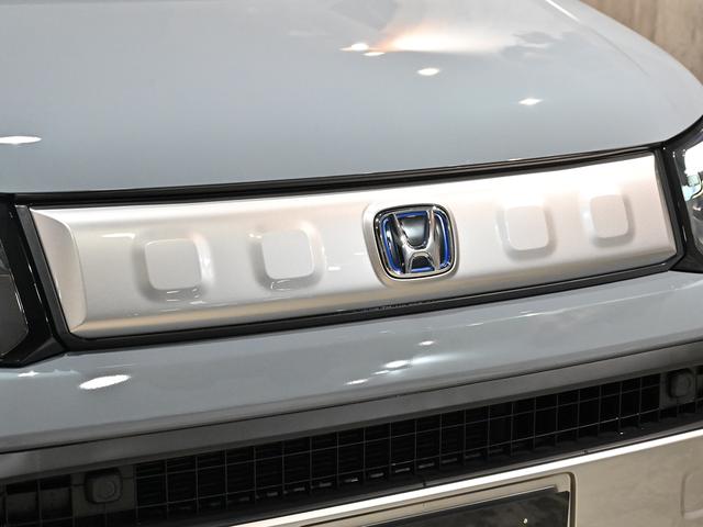 フリード ｅ：ＨＥＶクロスター　ＡＣＣイージーアップ　モンスタタイヤ　アウトドアスタイル　両側パワースライドドア　ルーフレール　スマートキー　クルーズコントロール（6枚目）