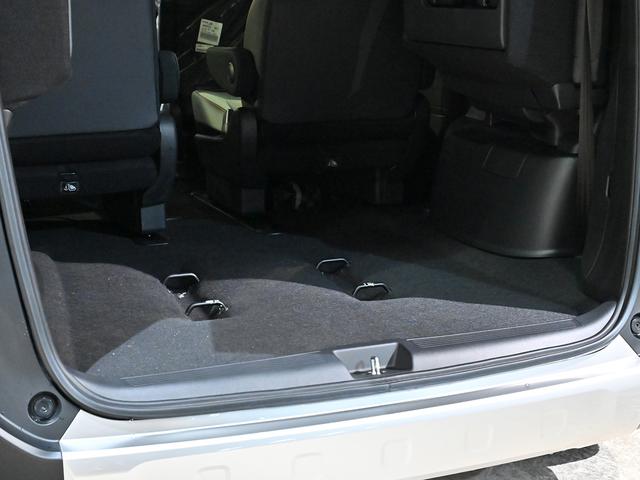 フリード ｅ：ＨＥＶクロスター　ＡＣＣイージーアップ　モンスタタイヤ　アウトドアスタイル　両側パワースライドドア　ルーフレール　スマートキー　クルーズコントロール（20枚目）