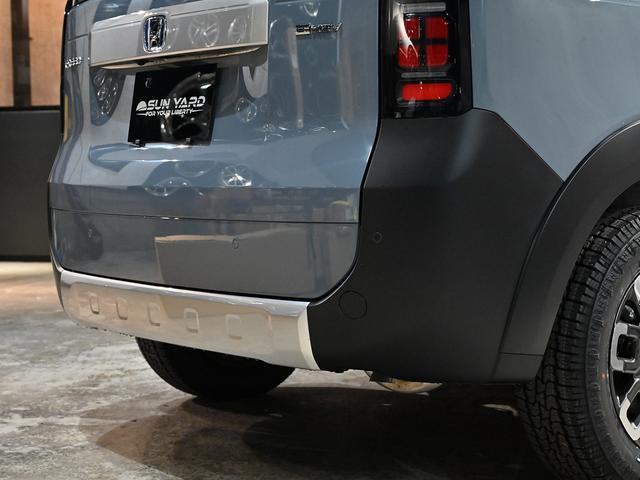 フリード ｅ：ＨＥＶクロスター　ＡＣＣイージーアップ　モンスタタイヤ　アウトドアスタイル　両側パワースライドドア　ルーフレール　スマートキー　クルーズコントロール（27枚目）