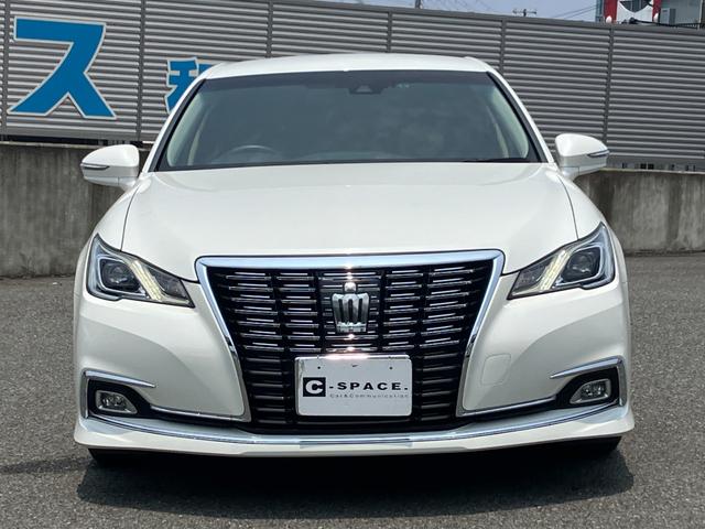 クラウン ロイヤルサルーン　純正ナビＴＶ／内装ブラック／セーフティセンス／ＢＬＩＴＺ車高調（純正有）／Ｂカメラ／１７インチ純正アルミ／Ｂｌｕｅｔｏｏｔｈ／スマートキー／パワーシート／ＥＴＣ／車両取説・スペアキー有（5枚目）