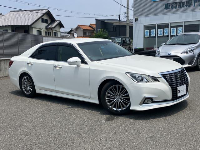 クラウン ロイヤルサルーン　純正ナビＴＶ／内装ブラック／セーフティセンス／ＢＬＩＴＺ車高調（純正有）／Ｂカメラ／１７インチ純正アルミ／Ｂｌｕｅｔｏｏｔｈ／スマートキー／パワーシート／ＥＴＣ／車両取説・スペアキー有（7枚目）