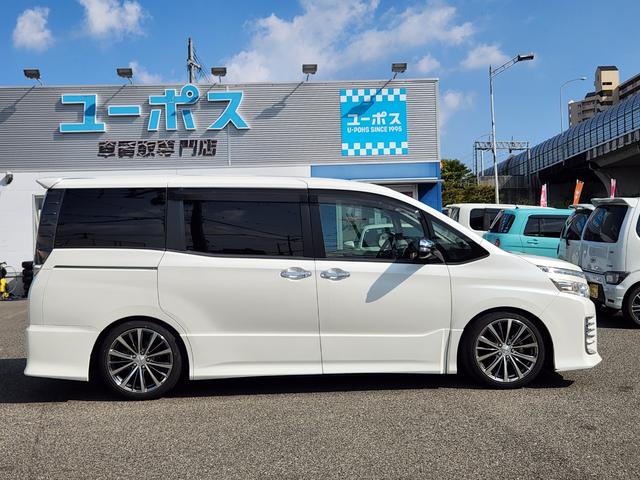 ヴォクシー ZS 煌 8人乗り/アルパイン10インチナビTV/アルパインフリップダウンモニター/Bluetooth/Bカメラ/ETC/ドラレコ/TEIN車高調/社外18アルミ/車両取説・ナビ取説・スペアキー有(11枚目)