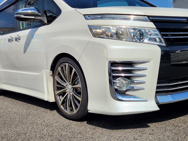 ヴォクシー ZS 煌 8人乗り/アルパイン10インチナビTV/アルパインフリップダウンモニター/Bluetooth/Bカメラ/ETC/ドラレコ/TEIN車高調/社外18アルミ/車両取説・ナビ取説・スペアキー有(12枚目)